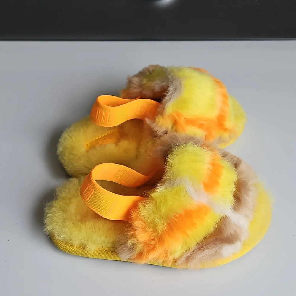 UGG FLUFF YEAH SLIDE Baby Girl Size 7